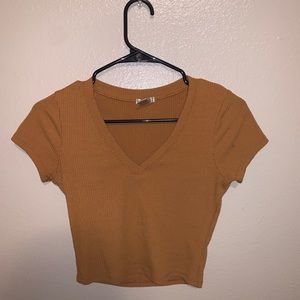v-neck crop top